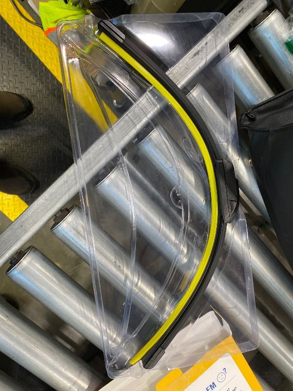 Photo 1 of ***MISSING ONE*** 20"-2 Pack Windshield Wiper Blades Replacement For Ford F150 F250 F350 F450 F550 2008-1999 Expedition 2006-1999 Explorer 2010-2005 Mustang 2004-1999, Windshield Wiper Blades For My Car