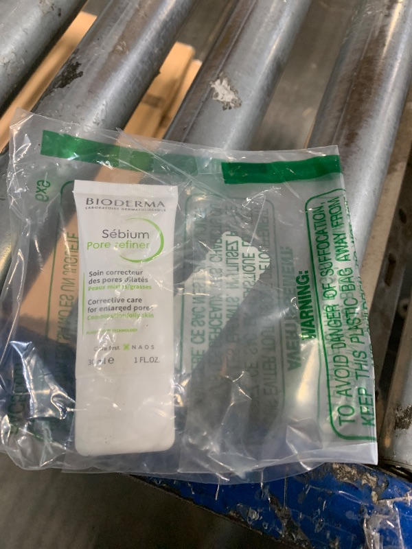 Photo 1 of *MINOR DAMAGE - USED*
Bioderma Sébium Pore Refiner Cream,Pore Minimizer for Face,Makeup Primer for Oily and Acne-Prone Skin