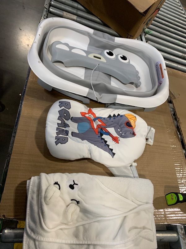Photo 1 of ***USED*** USED****USED****USED***
MoreFeel Collapsible Baby Bathtub for Newborn with Thermometer & 1 Hooded Towel & 1 Soft Floating Cushion,Portable Travel Bathtub with Drain Hole, Durable Foldable Baby Tubs for Infants to Toddler
