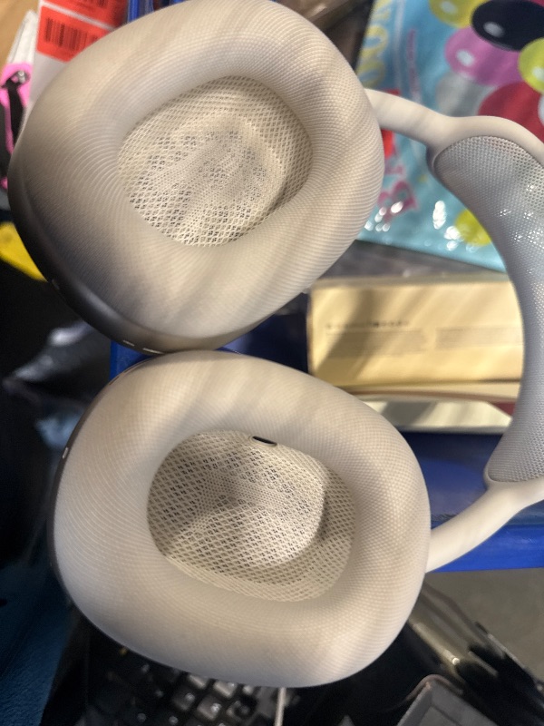 Photo 1 of ***CHARGING CABLE MISSING*** Apple AirPods Max Wireless Over-Ear Headphones, Pro-Level Active Noise Cancellation, Transparency Mode, Personalized Spatial Audio, USB-C Charging, Bluetooth Headphones for iPhone - Starlight