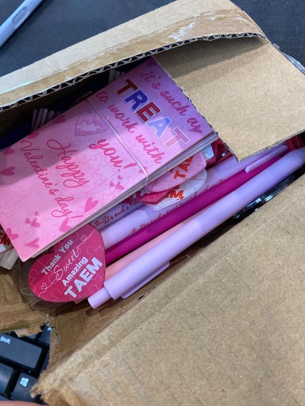 Photo 1 of *MISSING PARTS UNKNOWN*
Zenoble Valentines Day Employee Appreciation Gifts Bulk, 24 Sets Valentines Pens Bulk with Valentine Cards Heart Keychains Thank You Gifts for Coworkers Team Staff Teachers Party Favors