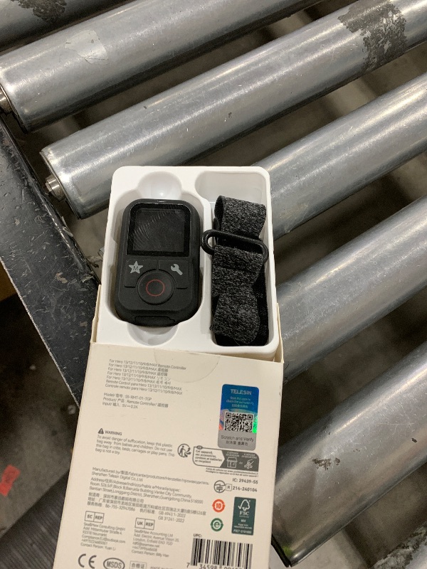 Photo 1 of 
TELESIN T13 Waterproof Wireless Remote Control for GoPro | Color LCD Dispaly, Smart Controller with Wrist Strap Compatible with Go Pro 13 12 11 10 9 8 Black Max Mini Action Camera Accessories