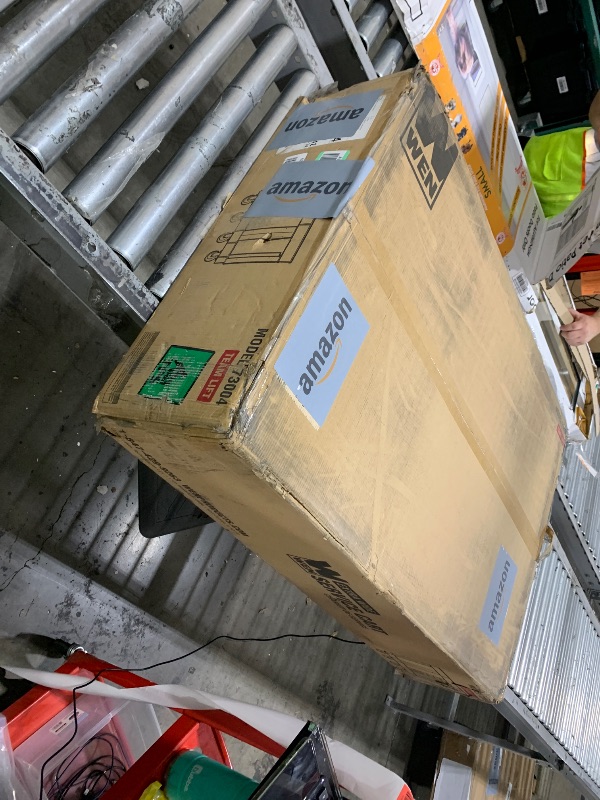 Photo 1 of  WEN 73004 500-Pound Capacity Service Cart (36 in. x 24 in.)