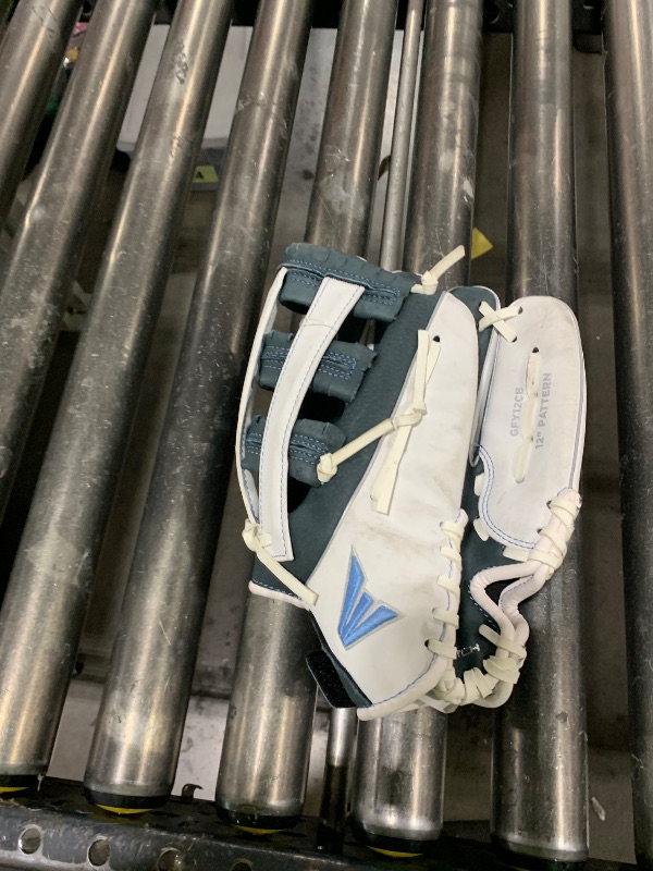 Photo 1 of New Easton GFY12CB 12" RHT Glove