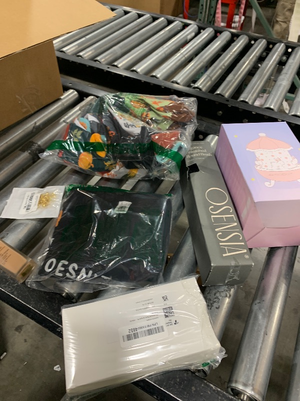 Photo 1 of NELLIS  VARIETY BOX: SMALL