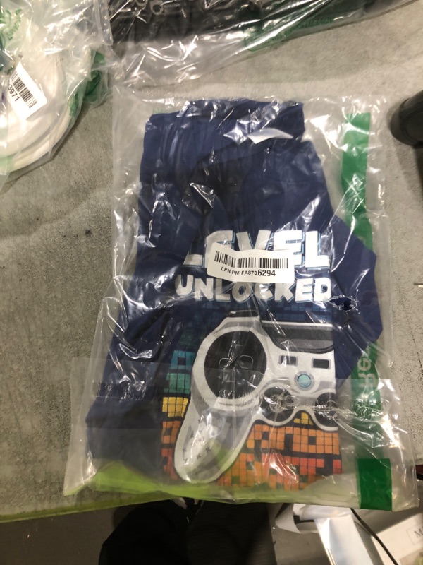 Photo 1 of ****STOCK PHOTO SIMILAR TO ITEM****
8th Birthday T-Shirt For Boys 8 Years Birthday Gifts T-Shirt (Size Unknown)
