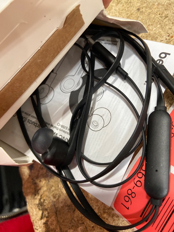 Photo 1 of *** FOR PARTS ONLY/ NON-FUNCTIONAL** Belkin SoundForm Active Noise Cancelling Earbuds Wired with USB C Connector, IPX5-Rated, in-Ear Earphones w/Microphone for iPhone 17/16/15, iPad mini, Galaxy S25, Google Pixel 10, & More - Black