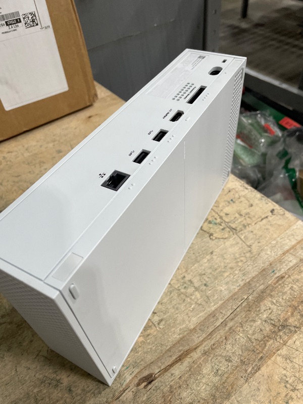 Photo 1 of ** PARTS ONLY **     Xbox Series S - All Digital Gaming Console - 512GB SSD - Includes Wireless Controller - 120FPS (Renewed Premium)   
**MAY NEED FACTORY RESET**