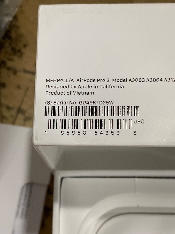 Photo 1 of *** FOR PARTS ONLY / DOESN'T STAY CHARGED TO PAIR/ NO CHARGER CORD*** Apple AirPods Pro 3 Wireless Earbuds, Active Noise Cancellation, Live Translation, Heart Rate Sensing, Hearing Aid Feature, Bluetooth Headphones, Spatial Audio, High-Fidelity Sound, USB