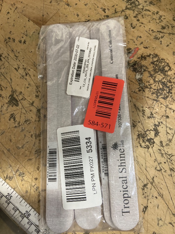 Photo 1 of "Tropical Shine Jumbo Zebra 180 Colossal Collection - 6 pcs Nail Files for Professional Nail Care and Shaping - Medium (180) Grit Nail File Set for Natural Nails ( 707336)"