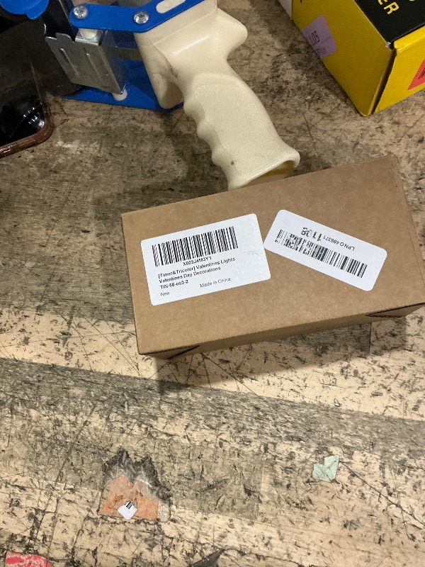 Photo 1 of [Timer&Tricolor] Valentines Lights Valentines Day Decor, Red Pink White Heart Lights, 3D Hollowed Rattan Romantic Fairy Lights Battery Operated 12LED 6.5Ft String Lights Valentines Garland DecorationsLPNO486371198
