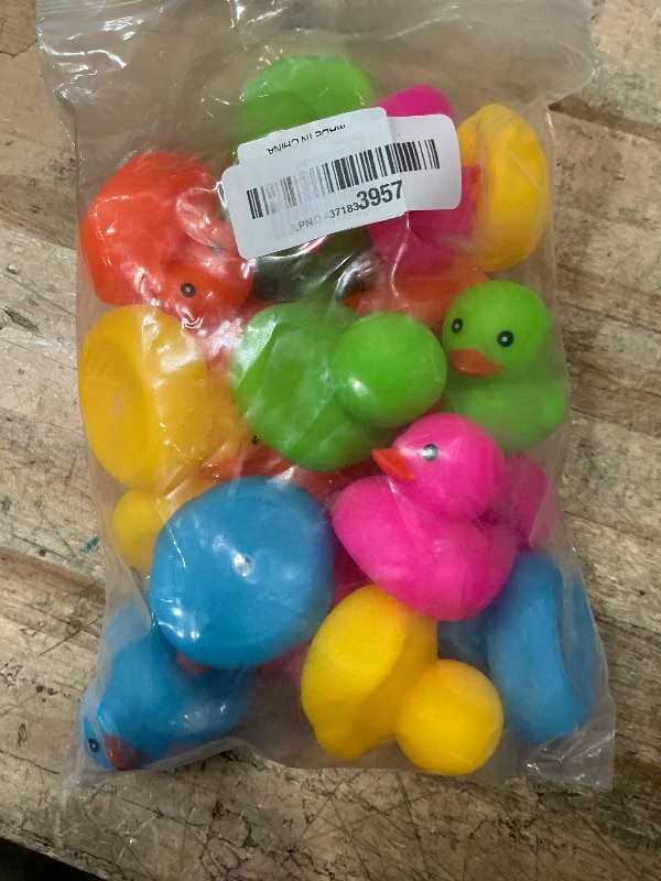 Photo 1 of  Yellow Rubber Ducks Bath Toys,  Colors Bathtub Floating Squeaky Duck Bulk Baby Preschool Bath Toy for Baby Shower Infants Kids Toddler Birthday Party Decoration Gift(Large)