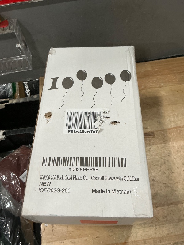 Photo 1 of  Gold Plastic Cups, 9 Oz Elegant Clear Plastic Cups Gold Rimmed Disposable Wine Glasses Fancy Disposable Party Cup Wedding Cup Drinking Tumblers Cocktail Glasses Perfect for Party