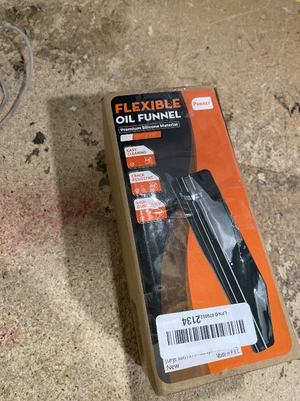 Photo 1 of [Large Size] 19.7 x 7.87 Inch Silicone Flexible Oil Funnel Reusable, General Oil Change Draining Tool Spill-Free, Foldable Oil Filter Moldable Drain Funnel for Oil Change Spill-Free Oil Filling