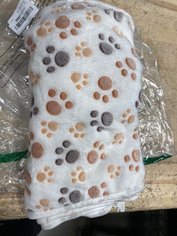 Photo 1 of 1 Pack 3 Blankets Super Soft Fluffy Premium Fleece Pet Blanket Flannel Throw for Dog Puppy Cat (23x16 inch)