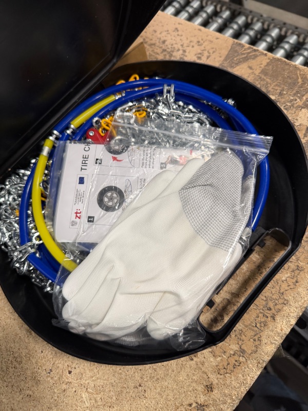 Photo 1 of ** FOR PARTS ONLY ** 
Auto Tightening Snow Chains Tire Chains For Cars Suv Pickup Trucks - Auto Tightening 1 Min Quick Fit AND Easy Installation, Reusable Universal Emergency Traction Snow Chains - Set of 2?HKN170?