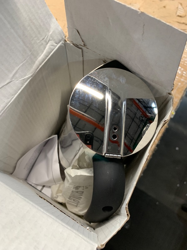 Photo 1 of ***BROKEN HANDLE***
Bialetti Moon Exclusive Induction Stainless Steel Moka Pot, Stovetop Espresso Maker, Italian Coffee Maker, 6 Espresso Shots, (7.9oz - 235 ml), Compatible with All Stovetops, Silver