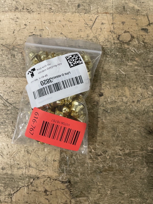Photo 1 of 100pcs Mini Gold Bells Small Gold Craft Bells 50PCS 0.43 Inch and 50PCS 0.55 Inch Bells for Crafting Ringing at Wedding Decoration Vintage Bells for Craft Making and Favor Decorating