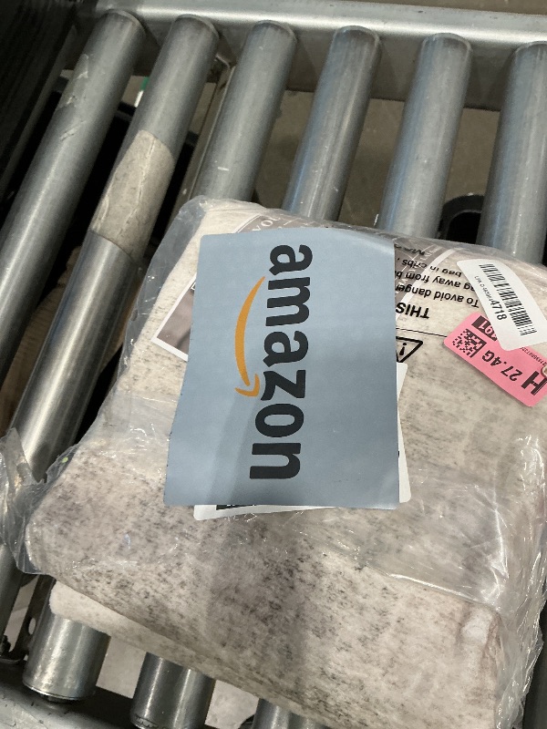 Photo 1 of *MINOR DAMAGE - USED*
Washable 2x5 Kitchen Runner Rug: Abstract Water Resistant Sink Stove Entryway Rug Soft Living Room Bedroom Beside Carpet Thin Low Pile Non-Slip Hallway Bathroom Laundry Room Floor Mat(2X5,Beige/Cream)