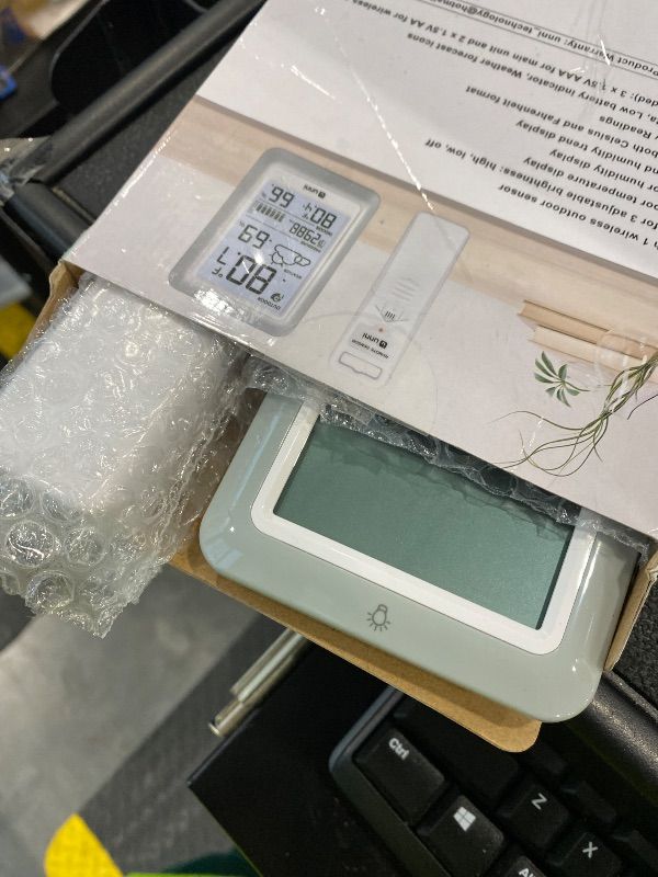 Photo 1 of *UNTESTED*
Wireless Weather Stations, with 330ft Range Sensor and Adjustable Backlight Inside Outside Monitor (White)