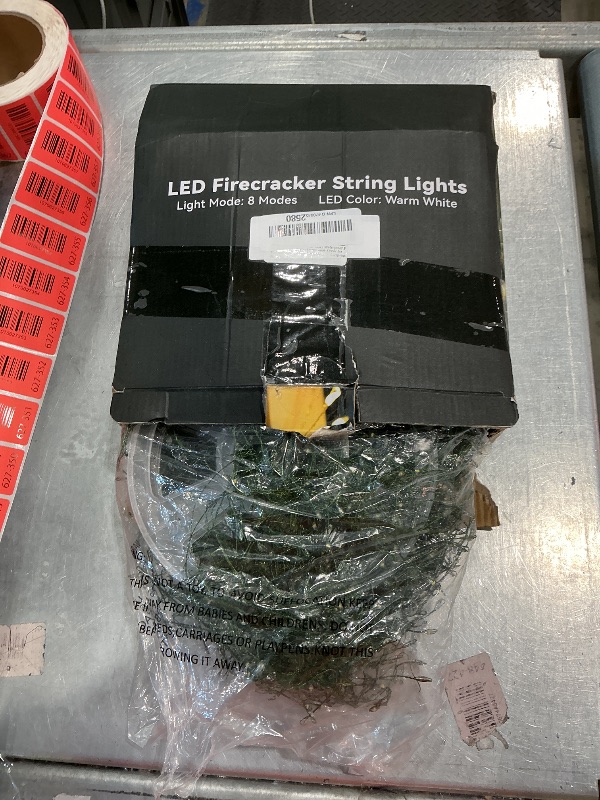 Photo 1 of *UNTESTED*
Fairy Lights Plug in, Dailyart 2000 Led Twinkle String Light with Remote 130Ft Waterproof 8 Modes Warm Cluster Lights with Timer for Bedroom Wreath Window Wedding Christmas Tree Decoration, Green Wire