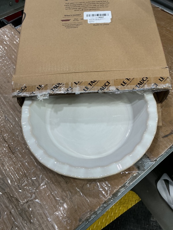 Photo 1 of *PARTIAL SET - ONLY 1 pc*
LE TAUCI Pie Pans for Baking 9 Inch, Ceramic Pie Plate for Apple Pie, Round Baking Dish Oven Safe, Embossment Housewarming Wedding Present - 36 OZ, Set of 2, Fireworks + Honey Comb, Arctic White