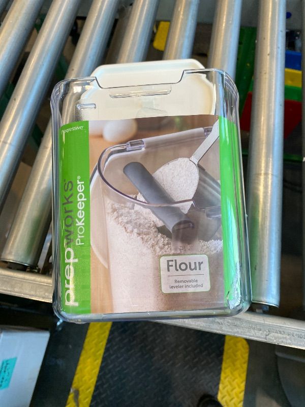 Photo 1 of ***MINOR DAMAGE*** ProKeeper Flour Storage Container, 4-Quart, BPA-Free Plastic, Dishwasher Safe