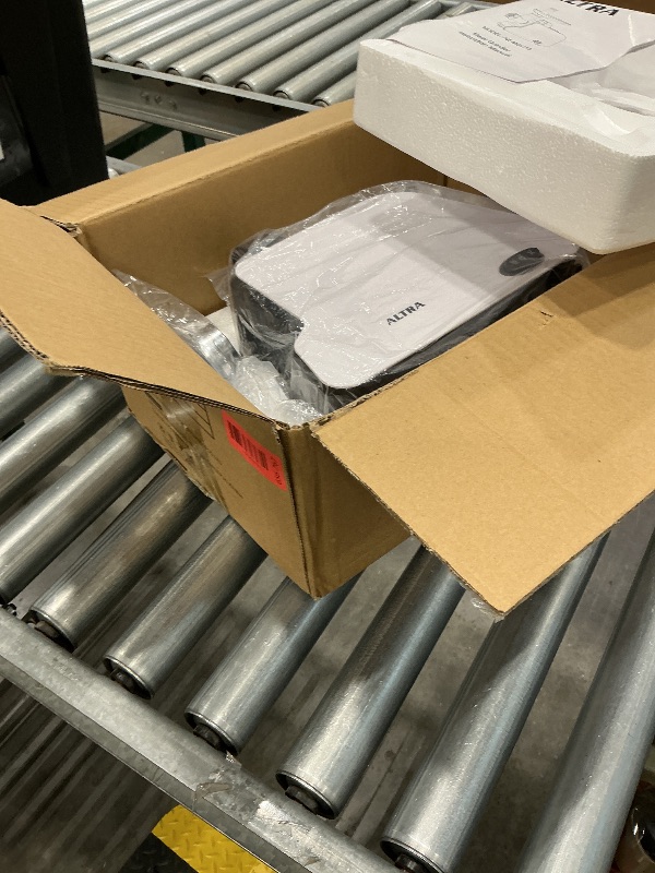 Photo 1 of *MINOR DAMAGE - USED*
Electric Meat Grinder, 2300W Max, Heavy Duty Sausage Stuffer with 2 Blades, 3 Grinding Plates, Sausage Tube & Kubbe Kit, Home Kitchen Meat Mincer with Handle (Black)