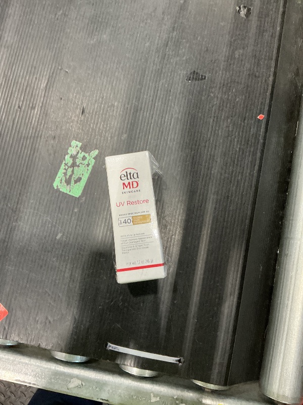 Photo 1 of *USED*
EltaMD UV Restore Tinted Sunscreen for Face SPF 40, Tinted Mineral Sunscreen for Sun Damaged Skin Repair Face, Anti Aging Zinc Oxide Moisturizer Formula, 1.7 oz