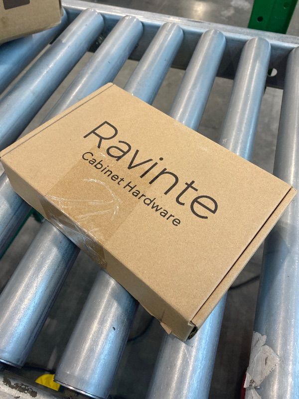 Photo 1 of *USED*
Ravinte 10 Pack Square Bar Kitchen Cabinet Handles Matte Black Cabinet Pulls Drawer Pulls with 5 Inch Hole Center Kitchen Cabinet Hardware