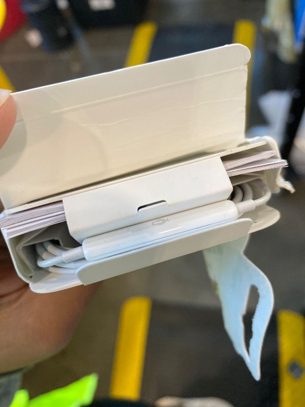 Photo 1 of *UNTESTED*
Apple EarPods Headphones with USB-C Plug, Wired Ear Buds with Built-in Remote to Control Music, Phone Calls, and Volume