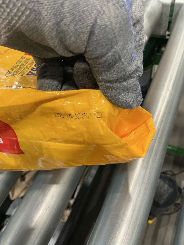 Photo 1 of *“NON-REFUNDABLE”* Pedigree Adult Dry Dog Food, Complete Nutrition, Grilled Steak & Vegetable Flavor, 18 lb. Bag