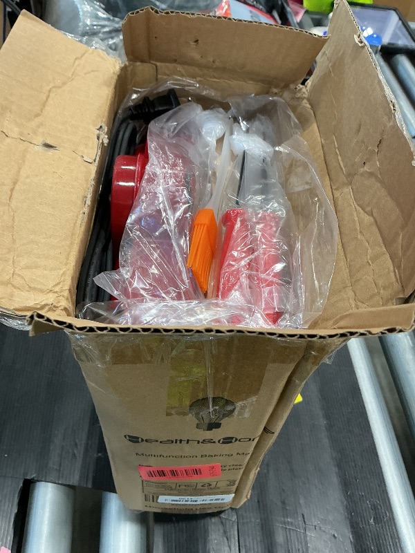 Photo 1 of *MINOR DAMAGE - USED*
Health and Home Multifunction Nonstick Baking Maker with 3 Interchangeable Baking Plates for Grill,Pan Cake and Cake Pops,Takoyaki Maker.RED