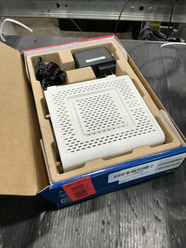 Photo 1 of *USED*
ARRIS SURFboard SB8200 DOCSIS 3.1 Multi?Gig Cable Modem | 2 -1Gbps Ethernet Ports | Works with Xfinity, Cox, Spectrum | For Cable Internet Plans up to 2Gbps | Modem Only, Router Required