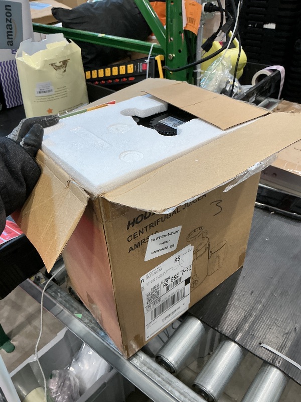 Photo 1 of *USED*
Juicer Machine, HOUSNAT Centrifugal Juicer,Extractor Max Power 800W Juice, 65MM Chute for Whole Fruit and Vegetables, Juice Extractor with 3 Speeds Quick Juicing, Easy to Clean, BPA Free,Silver