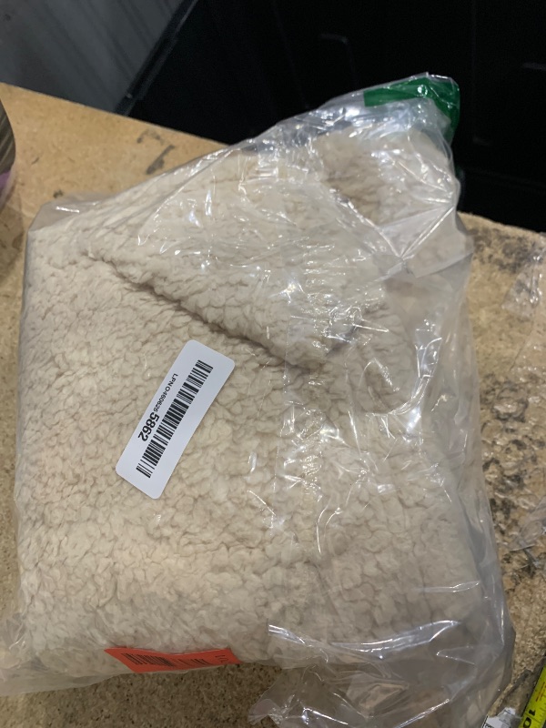 Photo 1 of 1 Pack 3 Calming Blankets Fluffy Premium Fleece Pet Blanket Soft Sherpa Throw for Dog Puppy Cat Beige Medium (30" x20'')