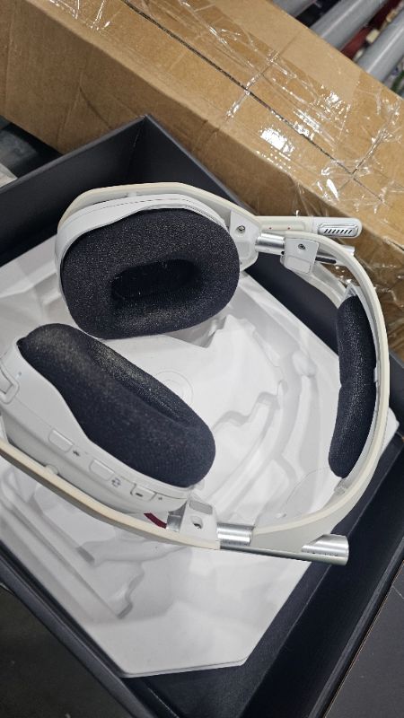 Photo 1 of ASTRO A50 (Gen 5)
LIGHTSPEED Wireless Gaming Headset and Base Station with PLAYSYNC Audio