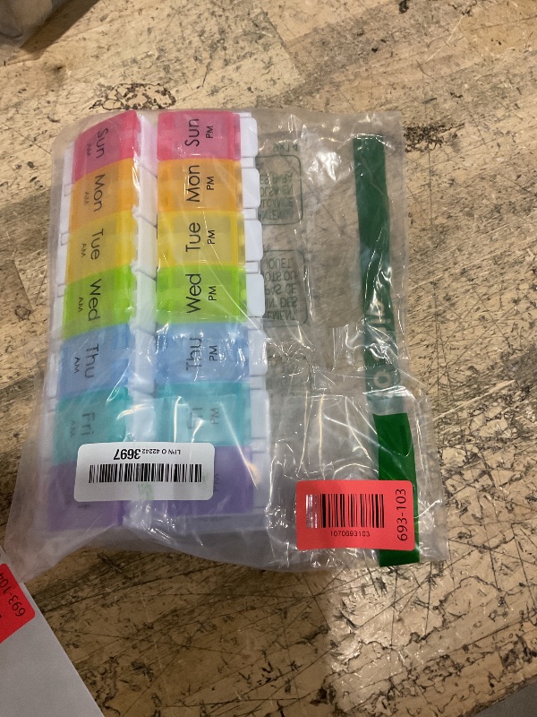 Photo 1 of ***SUNDAY PM COVER BROKEN*** MOLN HYMY Large Pill Organizer 2 Times a Day, AM PM Pill Box 7 Day, 14 Dividers 2 Week Medicine Pill Organizer with Easy Push Button for Medication, Vitamins, Fish Oils, Supplements