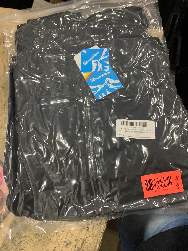 Photo 1 of MAGCOMSEN Womens Puffer Down Jacket Hooded Lightweight Quilted Zip-up Coat Winter Warm Outwear with Pockets, Black, L