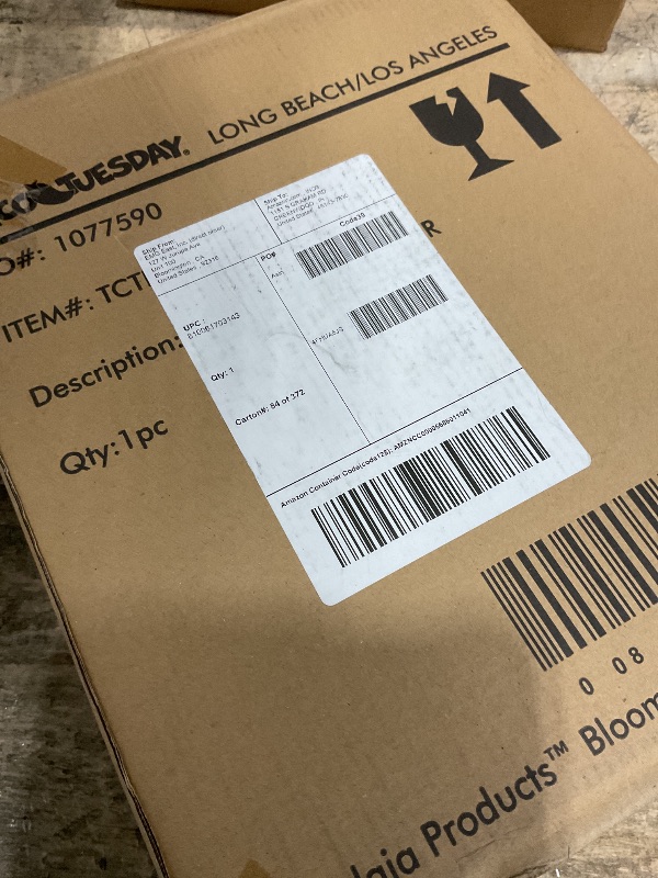 Photo 1 of ***FOR PARTS ONLY/NON-FUNCTIONAL*** Taco Tuesday Deluxe 8-Inch 6-Wedge Electric Quesadilla Maker with Extra Stuffing Latch, Red