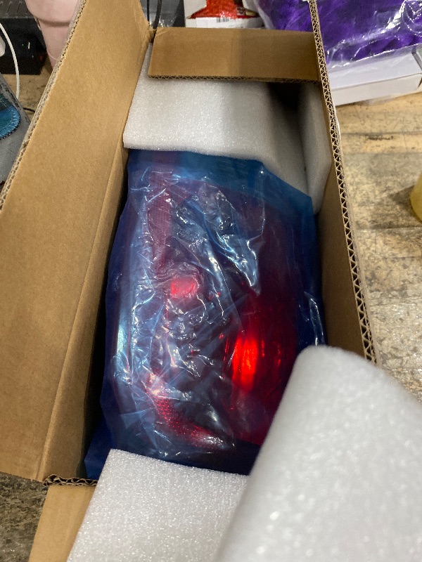 Photo 1 of ***(MAJOR DAMAGED/SEE NOTES FOR DETAILS )***Left Tail lights Assembly Compatible with 2004 2005 2006 Toyota Tundra OE Style Rear Light Taillights Replacement for TO2800153 815600C040