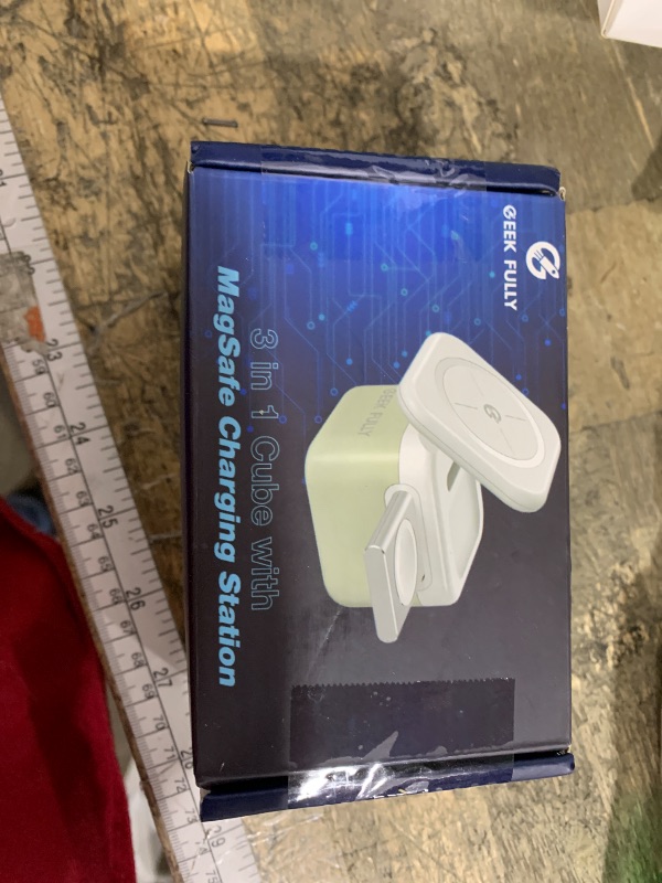 Photo 1 of ***POSSIBLY FOR PARTS *** GEEK FULLY 3 in-1 Magnetic Charger 15W Fast Charging Foldable Charger Stand for Apple Devices Compatible with Phone, AirPods 3/2/pro, iWatch Series (Included 33W Digital Display Adapter)