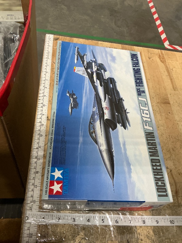 Photo 1 of ***UNTESTED/UNKNOWN MISSING PIECES*** Tamiya 61098 1/48 Lockheed Martin F-16CJ Plastic Model Airplane Kit