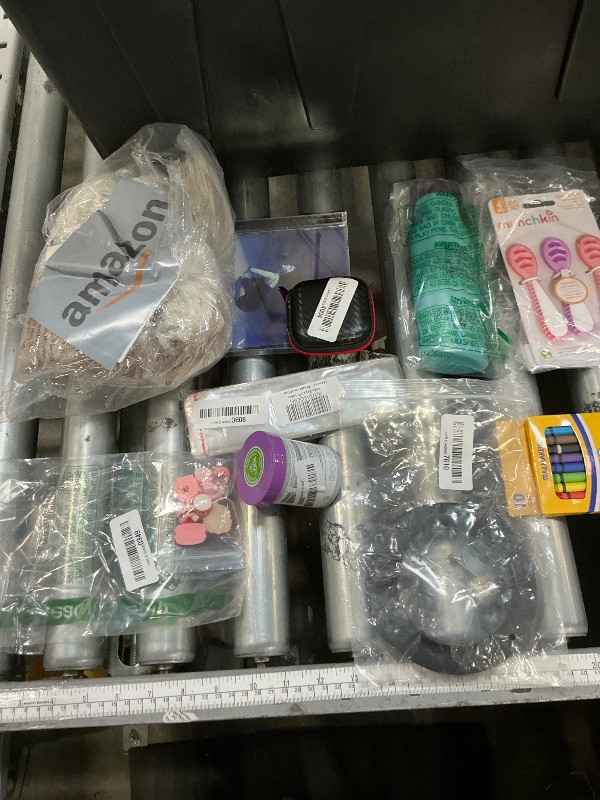 Photo 1 of *FINAL SALE//NO REFUNDS** BUNDLE OF ASSORTED MISC ITEMS (10)