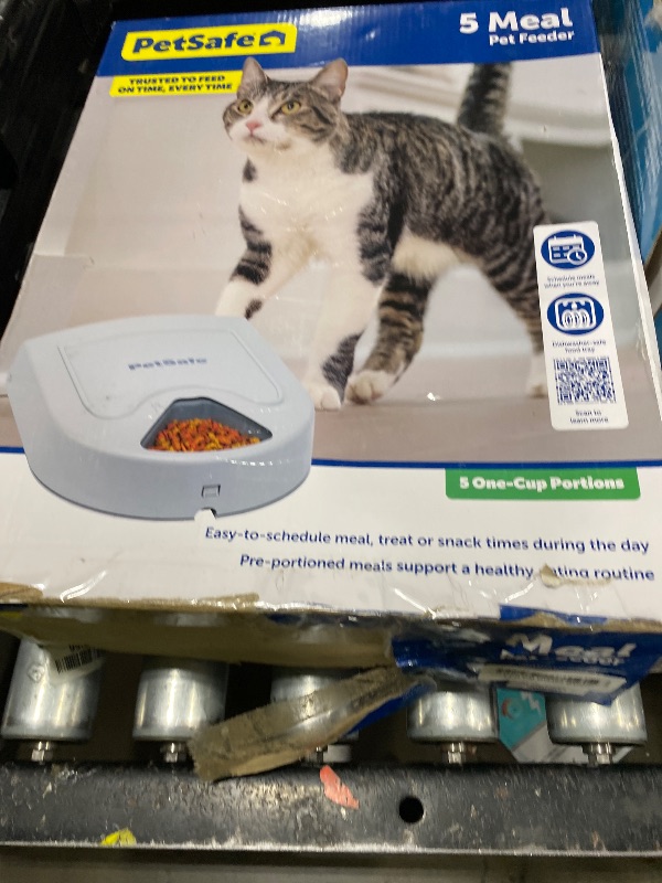Photo 1 of PetSafe Automatic Dog Feeder, 5 Meals, 40 oz Capacity, Plastic, for Dry Food, Multiple Pets