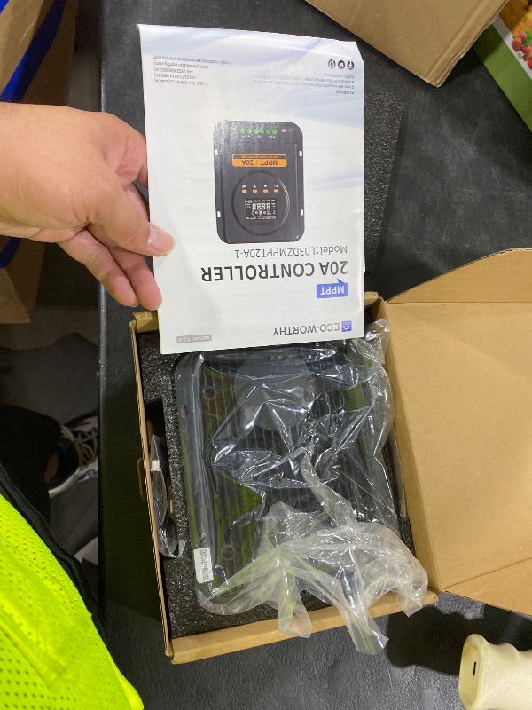 Photo 1 of ECO-WORTHY MPPT Solar Charge Controller 12V/24V 20A,Bluetooth & APP Monitoring,LCD Display, Solar Panel Regulator for Gel,SLA,FLD,LFP Battery in Solar System,RV