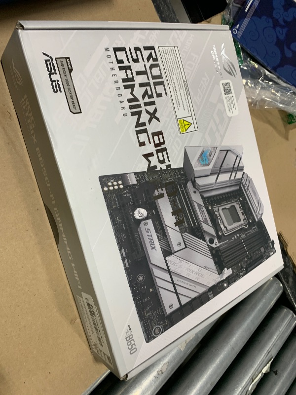 Photo 1 of ASUS ROG Strix B650-A Gaming WiFi AMD B650 AM5 Ryzen™ Desktop 9000 8000 & 7000 ATX motherboard, 12 + 2 power stages, DDR5, 3x M.2 slot, PCIe® 4.0, 2.5G LAN, WiFi 6E, USB 3.2 Gen 2x2 Type-C®, Aura Sync
