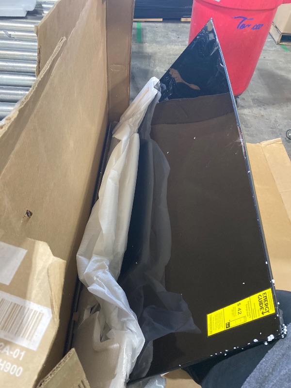 Photo 1 of Samsung 65-Inch Class Crystal UHD U8000F 4K Smart TV (2025 Model) Endless Free Content  *PARTS ONLY*