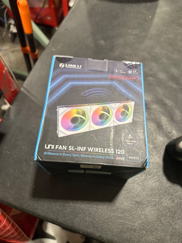 Photo 1 of Lian Li UNI Fan SL-Infinity Wireless 120 - Triple Pack (Reverse Blade) - 2.4 GHz Wireless Signal ARGB Fan Control - Double Infinity Mirror - Low Noise - Controller Included - White (12RSLIN1W3W)