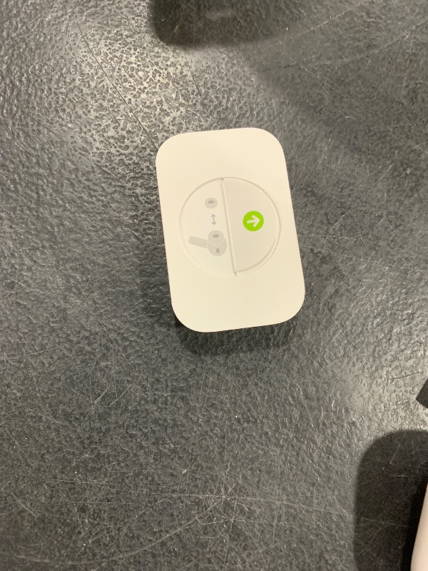 Photo 1 of Apple AirPods Pro 3 Wireless Earbuds, Active Noise Cancellation, Live Translation, Heart Rate Sensing,Hearing Aid Feature,Bluetooth Headphones,Spatial Audio, High-Fidelity Sound, USB-C Charging, White